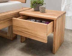 Nachttisch UNIKA Wildeiche massiv Möbel Rufli AG nachttisch-unika-wildeiche-massiv-geolt-50-x-42-cm_2