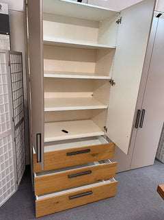 Schrank JUTZLER mit Aussenschubladen Möbel Rufli AG 4-turiger-schrank-jutzler-3-aussenschubladen-nougat-eiche-203-x-220-cm-4