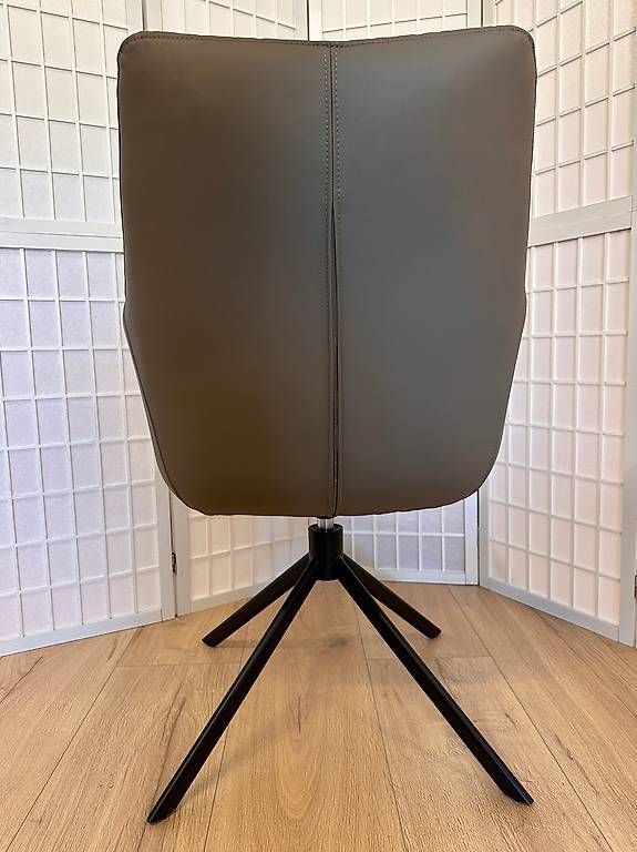 6 Sessel ARONA Leder schlamm Möbel Rufli AG 6-sessel-arona-leder-schlamm-braun-360-drehbar-und-schwingfunktion-4