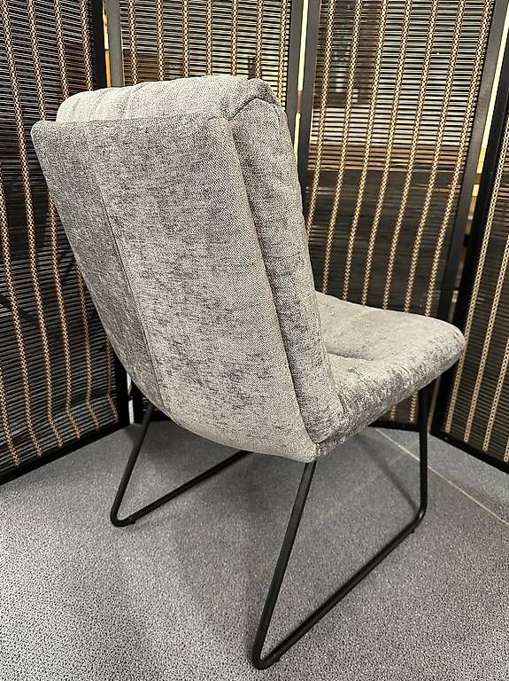 4 Stühle PINA Stoff grau Möbel Rufli AG 6-stuhle-pina-stoff-laura-108-grau-kufen-metall-schwarz-4