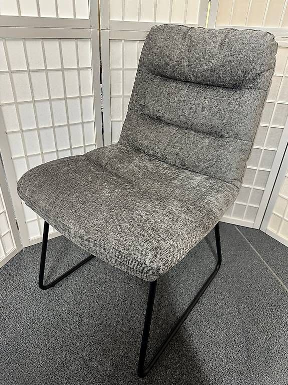 4 Stühle PINA Stoff grau Möbel Rufli AG 6-stuhle-pina-stoff-laura-108-grau-kufen-metall-schwarz