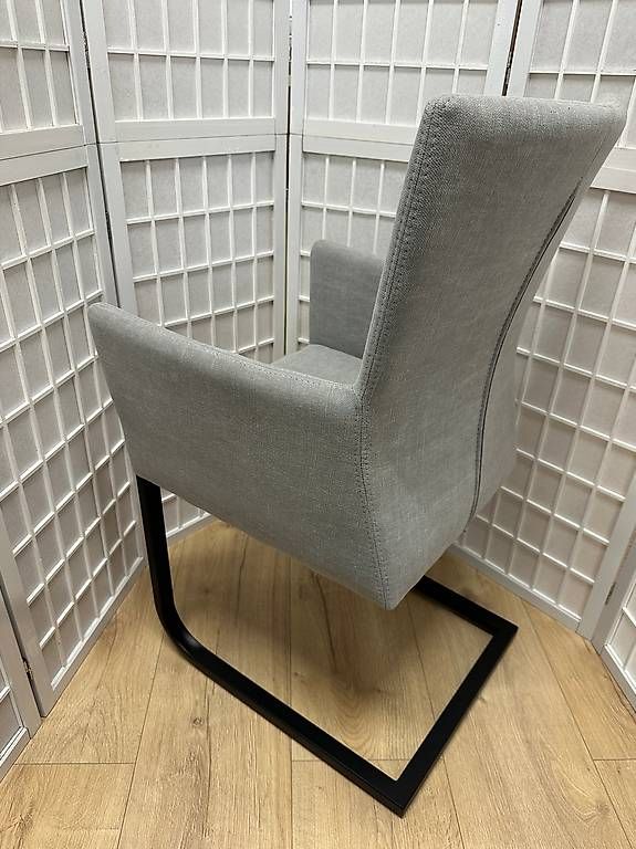 8 Freischwingerstühle ROMA Stoff hellgrau