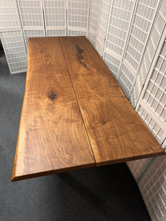 Tisch 18HUNDERT Nussbaum massiv Ausstellungsmodell Länge 260 cm Möbel Rufli AG IMG_0984