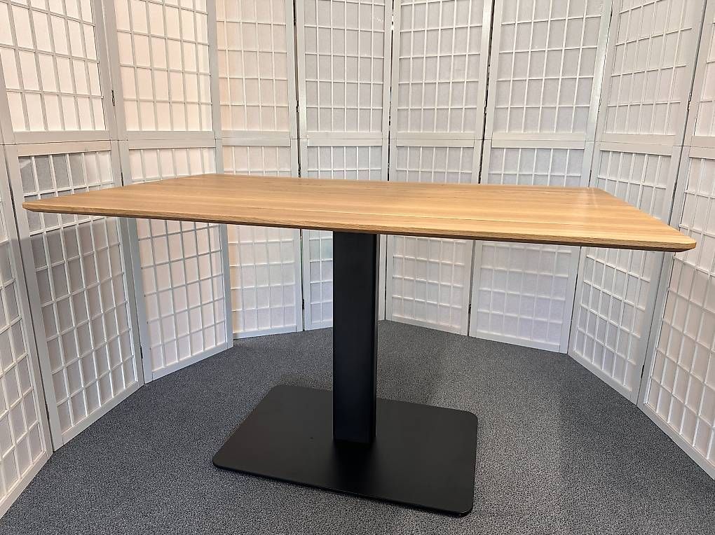 Tisch ELIAS MOLLIS Wildeiche massiv 130 x 80 cm Möbel Rufli AG bistro-tisch-elias-mollis-wildeiche-massiv-natur-lackiert-quadratisch-130x80-cm-1