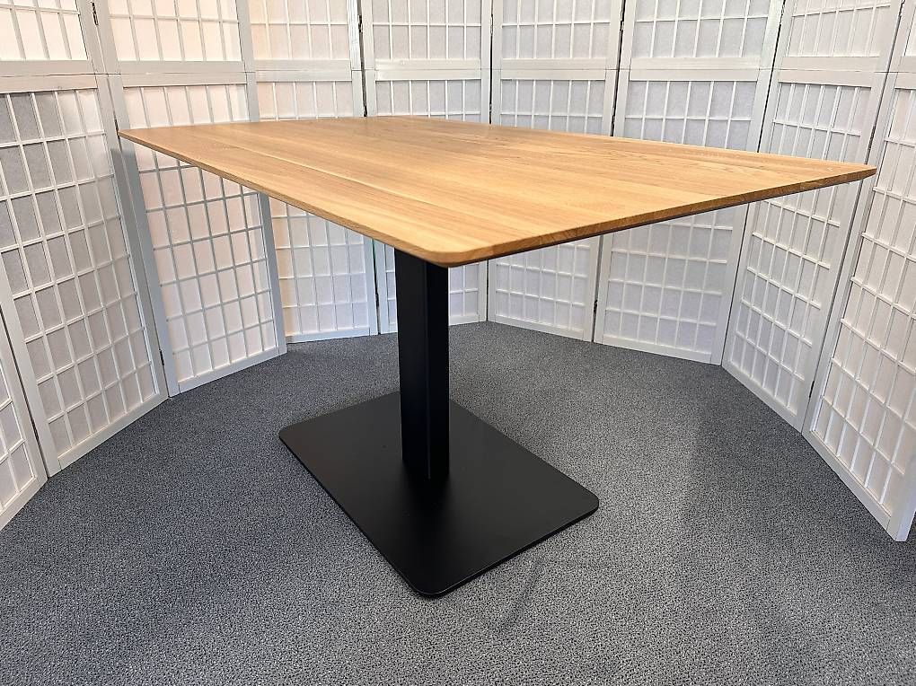 Tisch ELIAS MOLLIS Wildeiche massiv 130 x 80 cm Möbel Rufli AG bistro-tisch-elias-mollis-wildeiche-massiv-natur-lackiert-quadratisch-130x80-cm-2