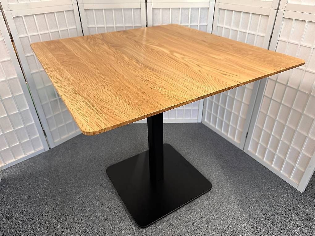 Tisch ELIAS MOLLIS Wildeiche massiv 80 x 80 cm
