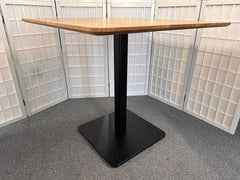 Tisch ELIAS MOLLIS Wildeiche massiv 80 x 80 cm Möbel Rufli AG bistro-tisch-elias-mollis-wildeiche-massiv-natur-lackiert-quadratisch-80-cm-4