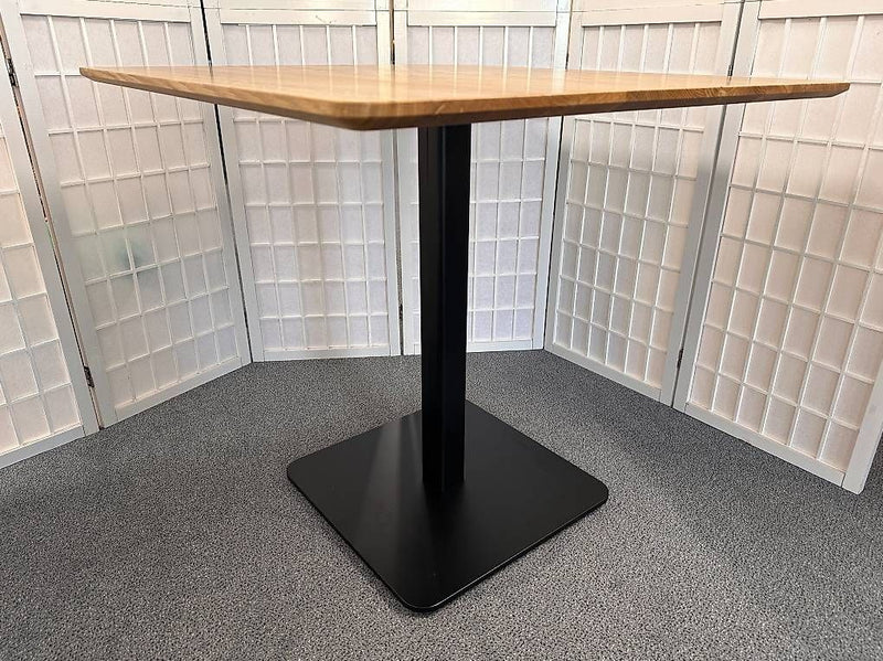 Tisch ELIAS MOLLIS Wildeiche massiv 80 x 80 cm Möbel Rufli AG bistro-tisch-elias-mollis-wildeiche-massiv-natur-lackiert-quadratisch-80-cm-4