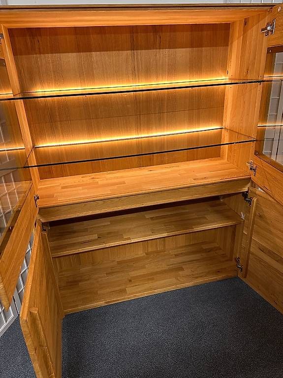 Highboard NYON Asteiche massiv Möbel Rufli AG highboard-nyon-wimmer-asteiche-wildeiche-massiv-beleuchtung-120-cm-4