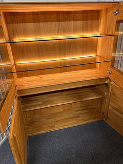 Highboard NYON Asteiche massiv Möbel Rufli AG highboard-nyon-wimmer-asteiche-wildeiche-massiv-beleuchtung-120-cm-4