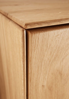 Sideboard LAUSANNE Wildeiche massiv 180 cm Möbel Rufli AG sideboard-lausanne-wildeiche-massiv-mit-beleuchtung-180-cm-3
