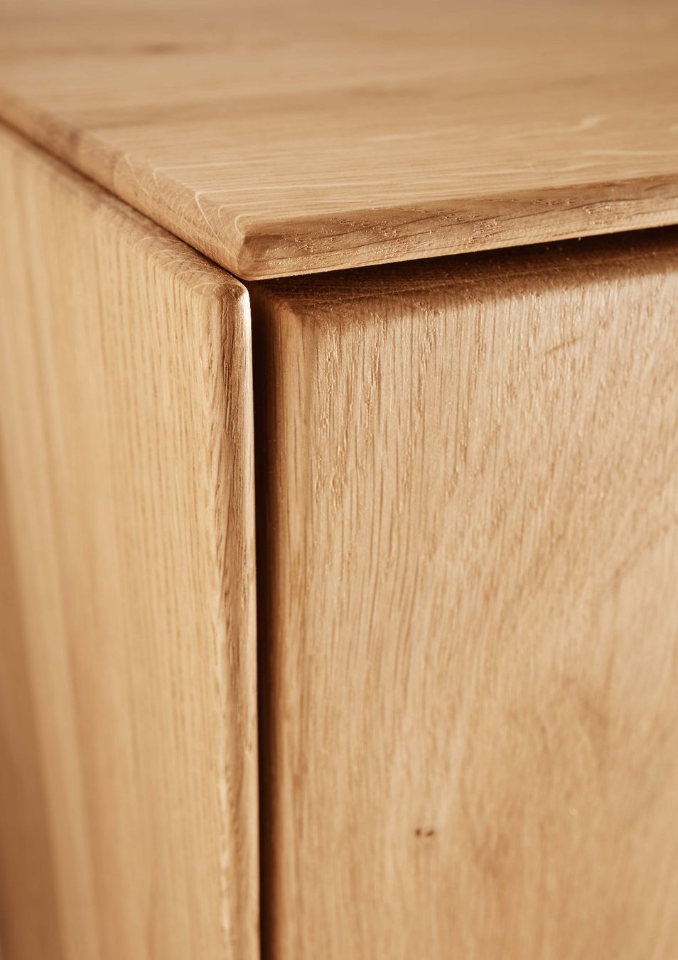 Sideboard LAUSANNE Wildeiche massiv 180 cm Möbel Rufli AG sideboard-lausanne-wildeiche-massiv-mit-beleuchtung-180-cm-3