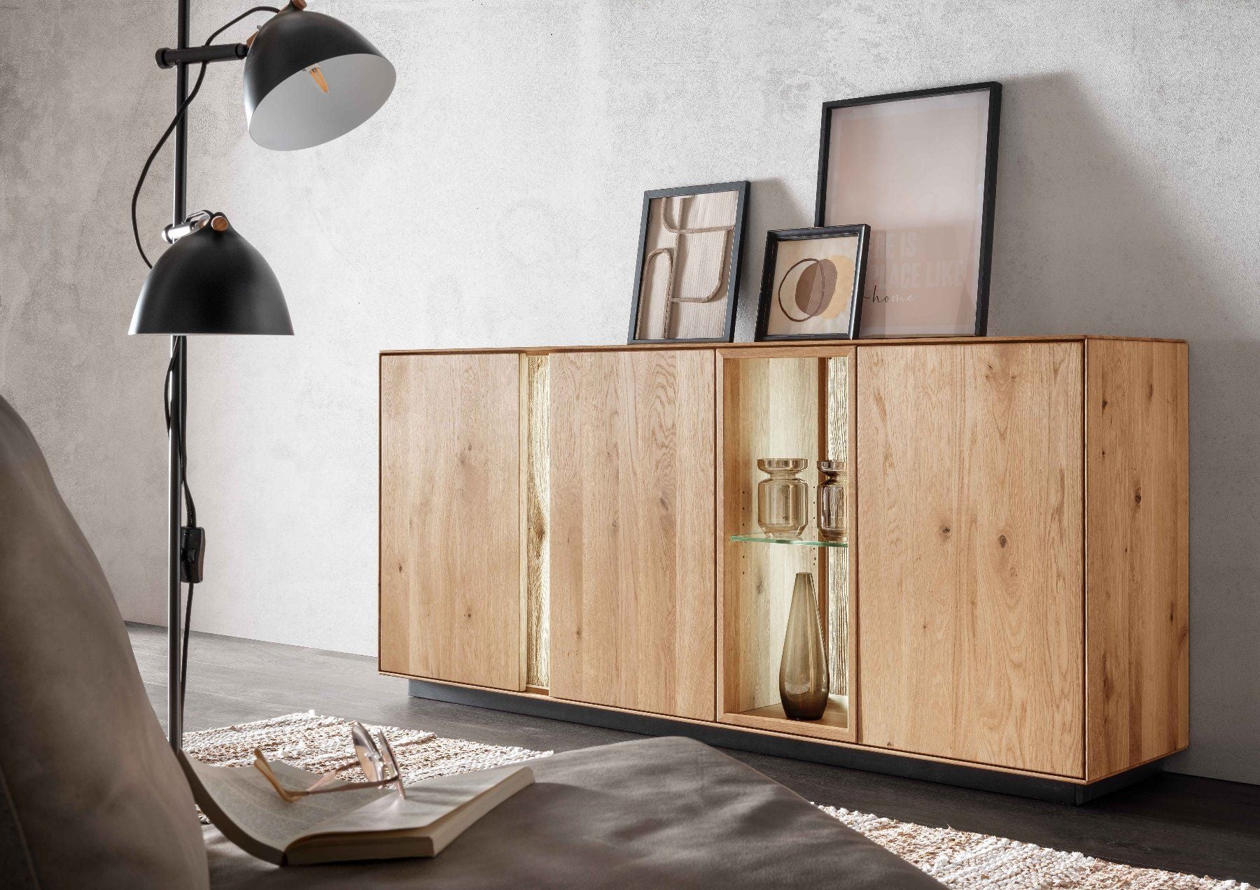 Sideboard LAUSANNE Wildeiche massiv 180 cm Möbel Rufli AG sideboard-lausanne-wildeiche-massiv-mit-beleuchtung-180-cm