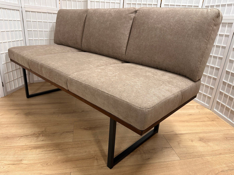 Sitzbank VARIA Microfaser Nussbaum massiv 160 cm Möbel Rufli AG sitzbank-wimmer-varia-microfaser-romeo-8029-chinchilla-nussbaum-massiv-metallkufen-160-cm