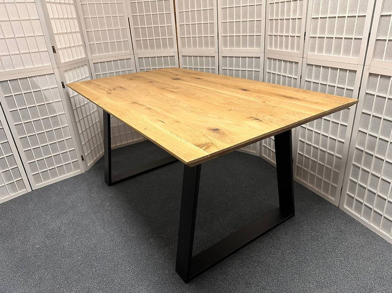 Tisch EDDY Wildeiche massiv Bianco 160 x 90 cm Möbel Rufli AG tisch-eddy-wildeiche-massiv-bianco-geoelt-160x90cm-trapezfuesse-2
