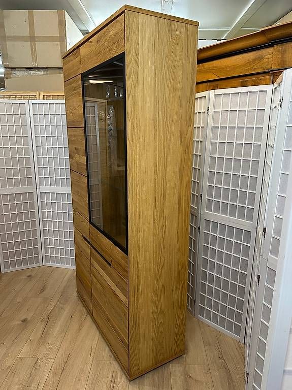 Vitrine LOLA Eiche geölt teilmassiv