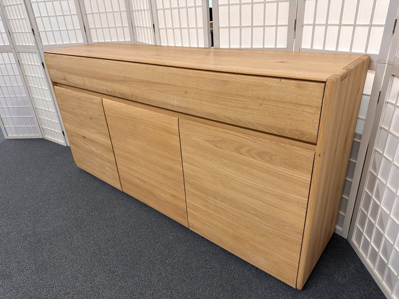 Sideboard NYON Asteiche massiv bianco geölt Möbel Rufli AG wimmer-sideboard-nyon-rustikale-asteiche-wildeiche-eiche-bianco-178-cm-Schubladen